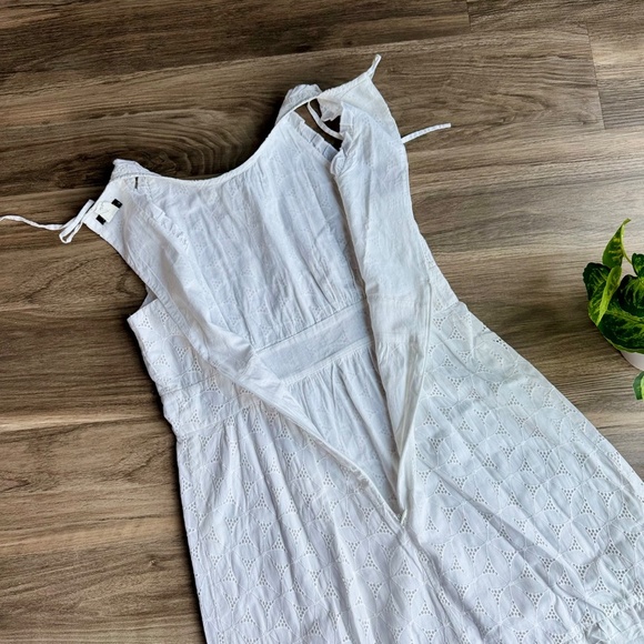 J.Crew White Eyelet Sleeveless Keyhole Back Ruffle Hem Halter Dress – Size 4 - Picture 9 of 11